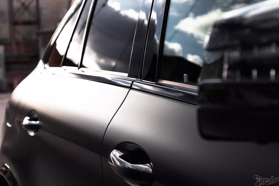 Mercedes GLE63 AMG coupe. Оклейка в satin black, окрас суппортов и дисков и много карбона.